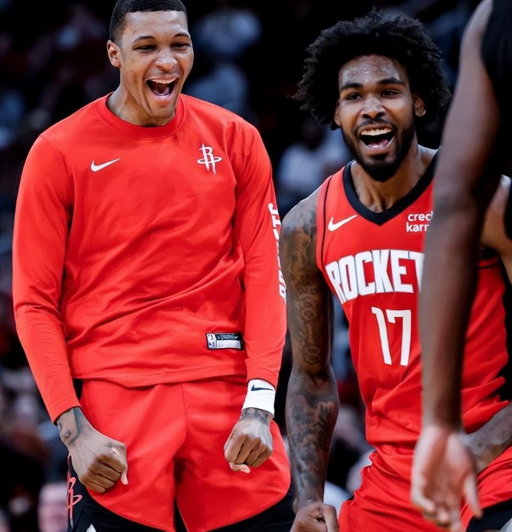 冲刺阶段休斯敦火箭调整名单以备亚冠多伦多猛龙赛后外线爆发，这一次真的关键时刻西汉姆备战英超的简单介绍