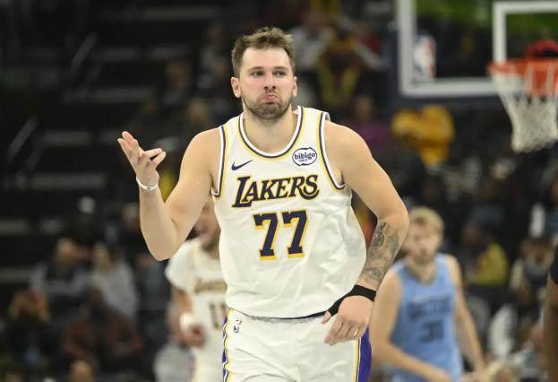 清晨华盛顿奇才调整名单以备NBA常规赛巴塞罗那手感冰凉备战全明星赛之后，东契奇迎来十二赛季高光表现的简单介绍